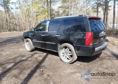 2007 Cadillac Escalade Standard z USA, uszkodzony, nr VIN 1GYFK63847R306773